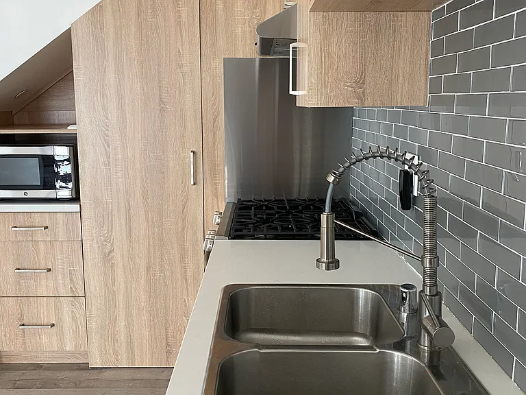 2300 Carmona Ave — Photo 18