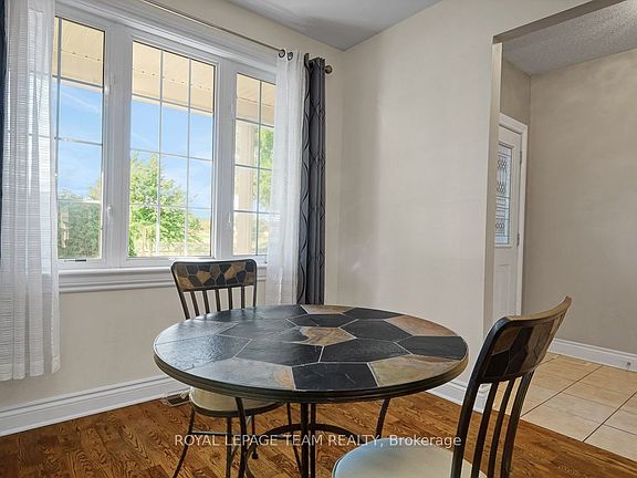 4th image of 92 Hartsmere Dr