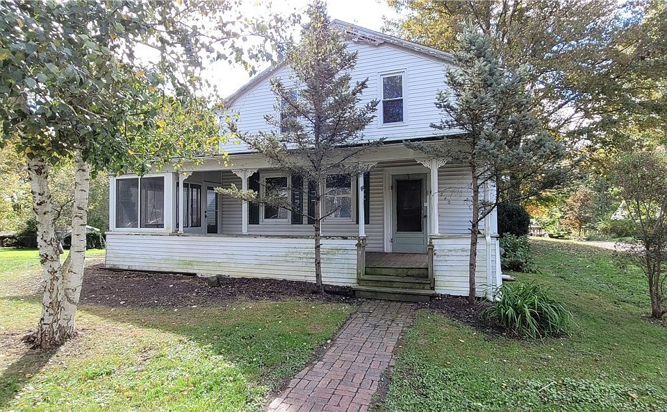 1st image of 1240 Maple Ave