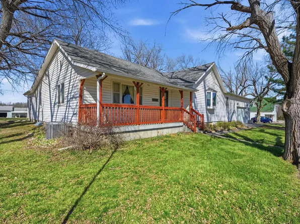 612 E State St, Westmoreland, KS 66549