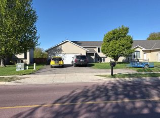 1721 Bassett Dr, Mankato, MN 56001