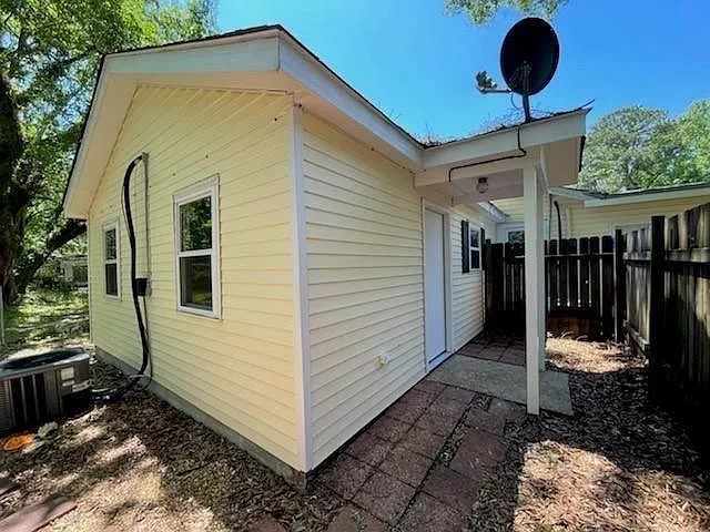 210 N Ruland St #B — Photo 1