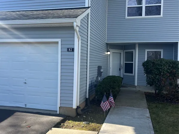 82 Lakeview Drive, Manorville, NY 11949