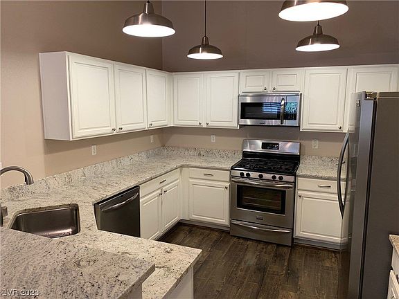 3rd image of 10309 Birch Bluff Ln