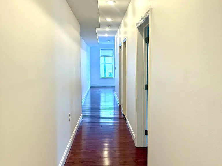 1 E Main St #2 — Photo 4