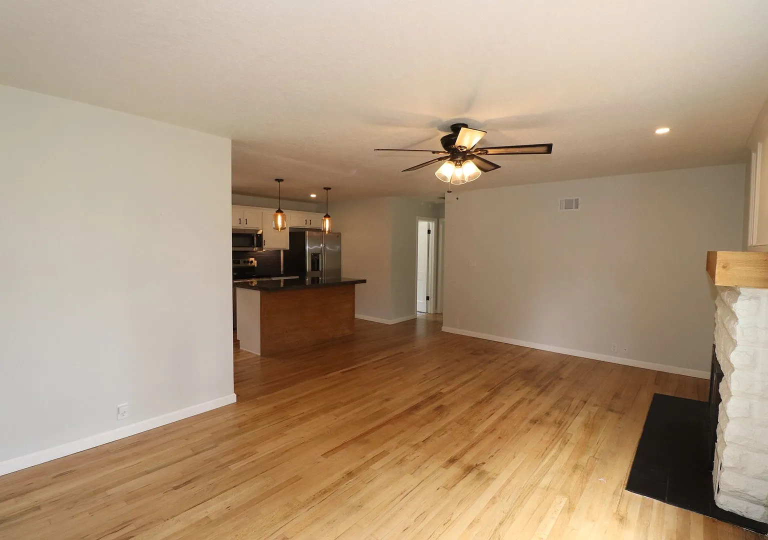Gorgeous Home for Rent — Photo 4