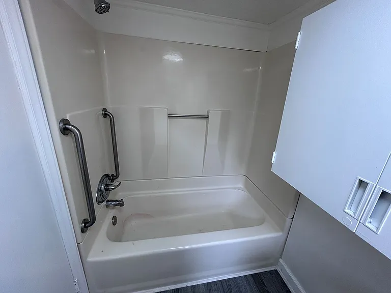 435 Lawrence St — Photo 14