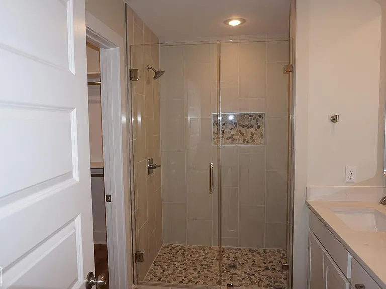 1814 N Oak St — Photo 16