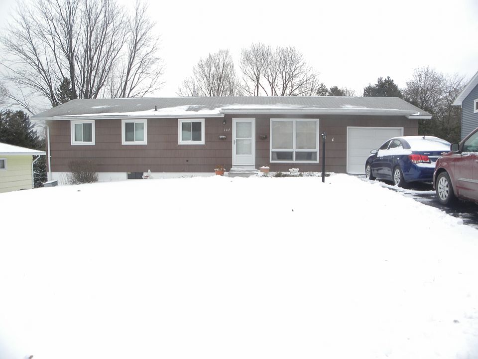 1st image of 107 Calumet Dr