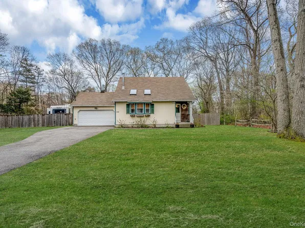 248 Revilo Avenue, Shirley, NY 11967