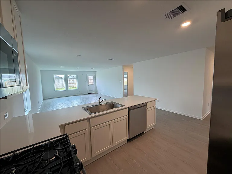 1531 Gardenia Grove Ln — Photo 4