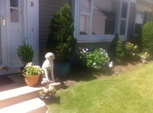 451 Roxbury Ln, Monroe Township, NJ 08831