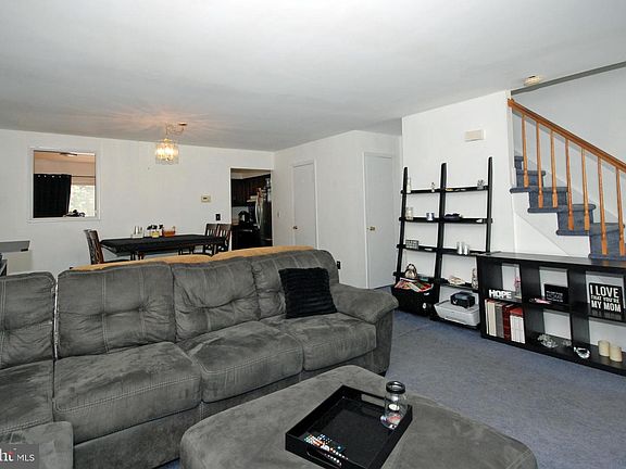 5th image of 31 Dunmoor Ct S