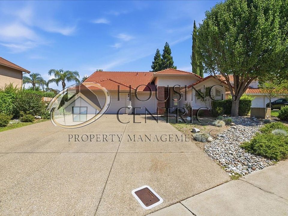 1st image of 108 Pembury Way