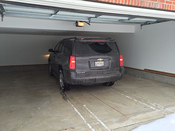 Huge 2.5 car garage