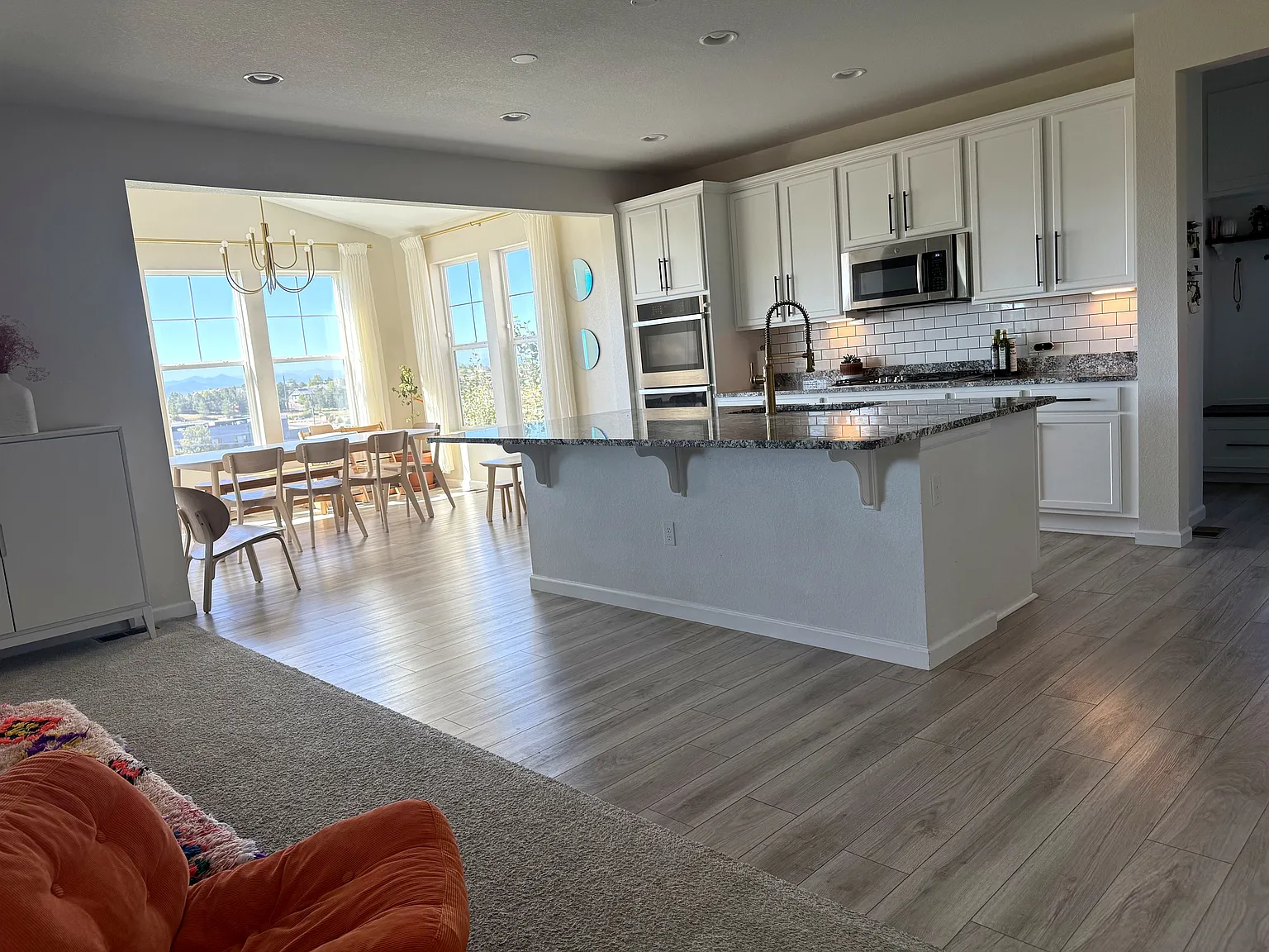 5 bed, 4485 sqft, $4,195 — Photo 4