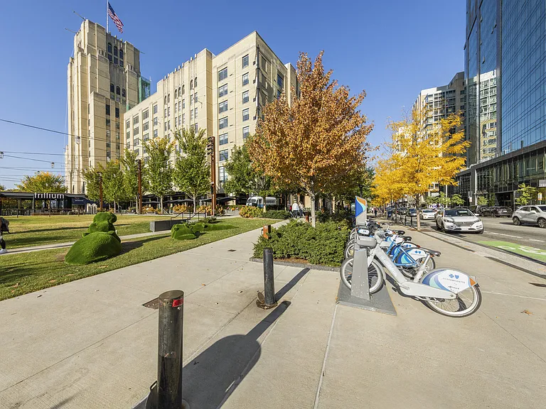 Pierce Boston — Photo 25