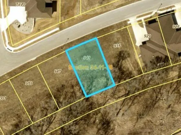 941 Lacebark Ln, Lincoln, NE 68521