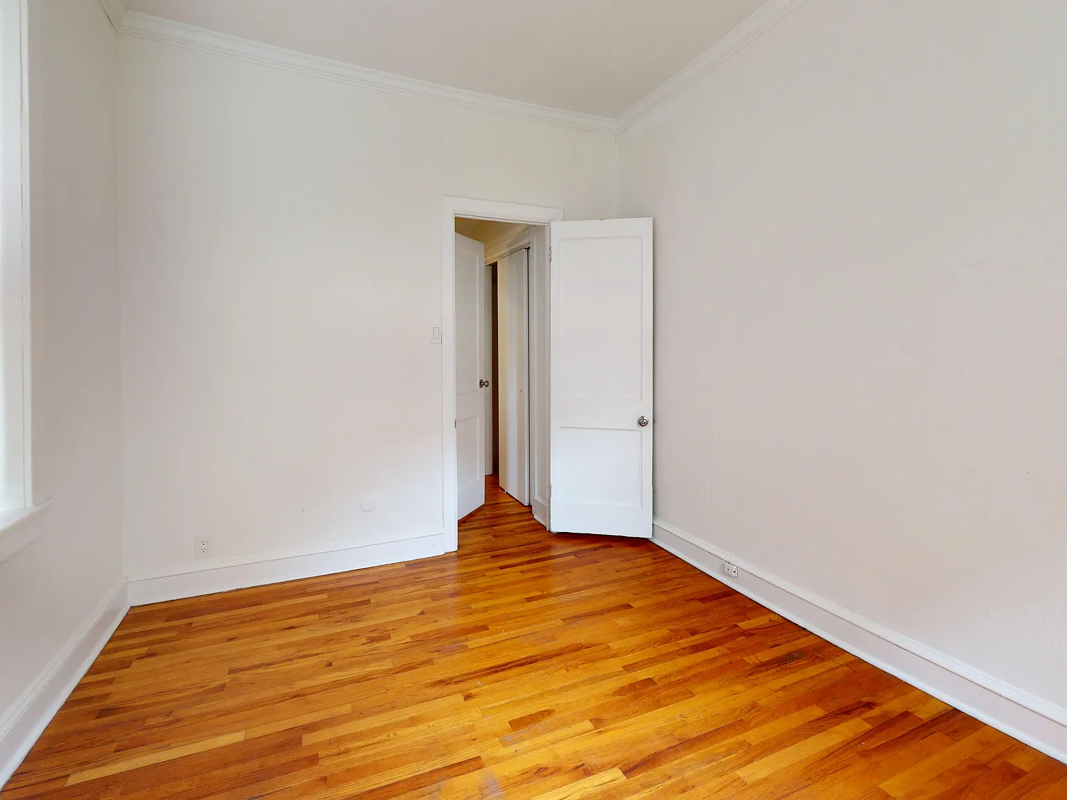 334-38 Lombard St Unit 113 — Photo 2