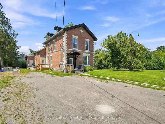 3rd image of 25 Mill St