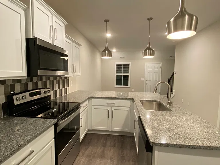 1040 Glenkirk Dr #H — Photo 3