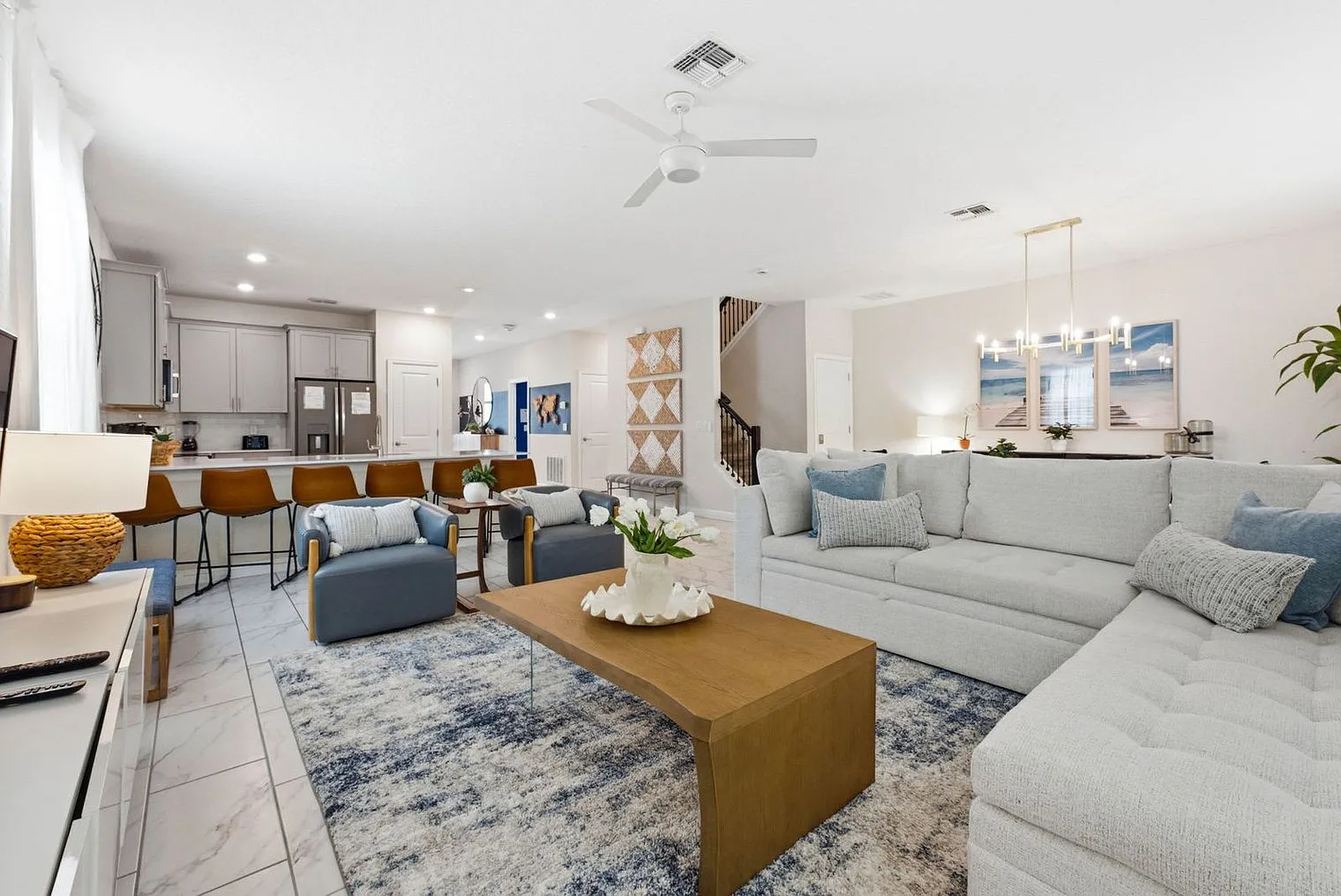 7 bed, 5.0 bath, 4585 sqft, $5,236 — Photo 3