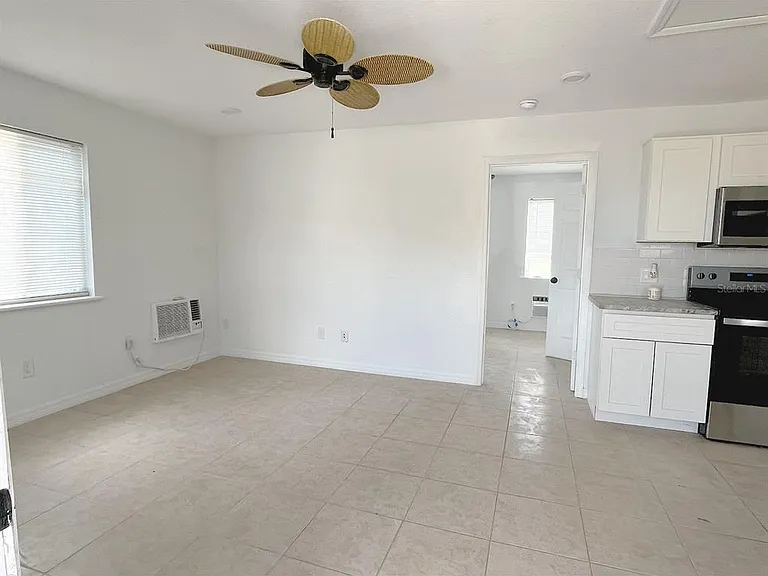 24 Lynn Way #A — Photo 5
