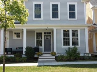 8 Blair Grn, Weymouth, MA 02190
