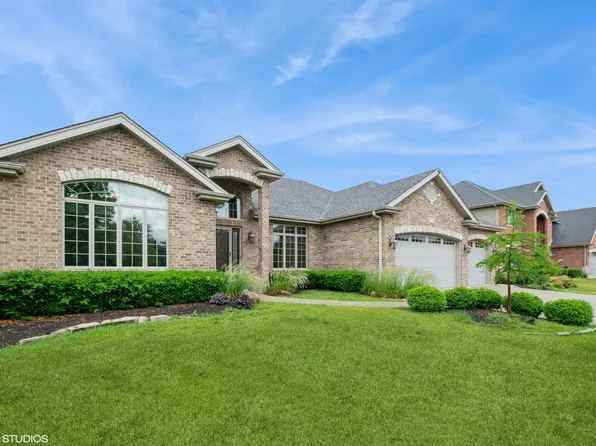 21409 Foxtail Dr, Mokena, IL 60448