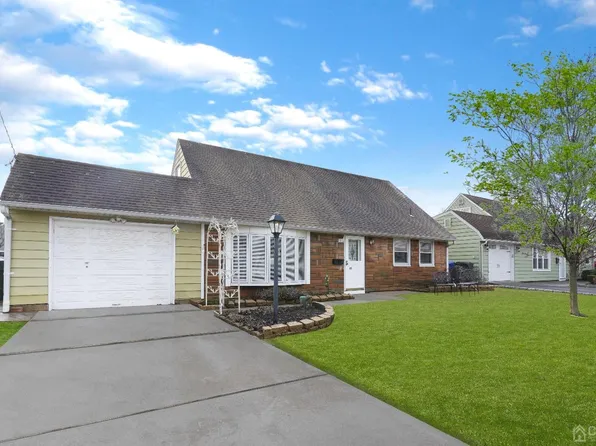 15-15 Frederick Ave, Colonia, NJ 07067