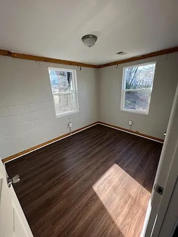 3 bed, $995 — Photo 4
