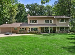 W145N7470 Northwood Dr, Menomonee Falls, WI 53051