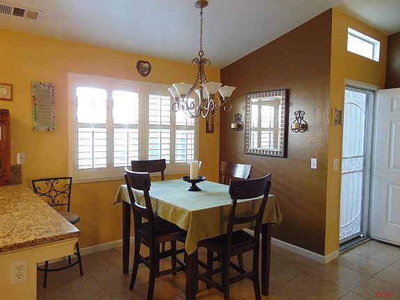 3rd image of 515 W Stoney Park Ln