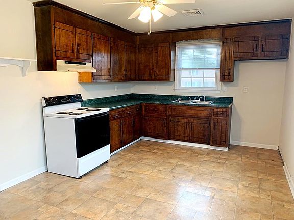 3rd image of 223 N 14th Ave