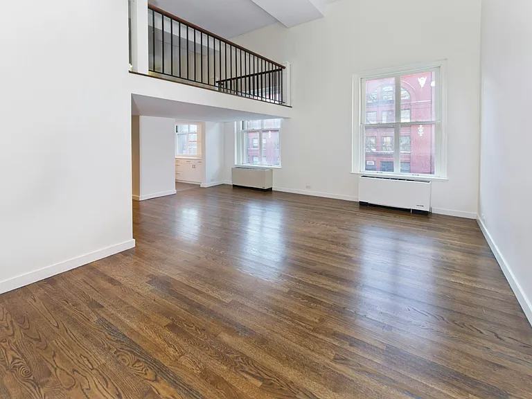 240 Centre St #4M — Photo 2