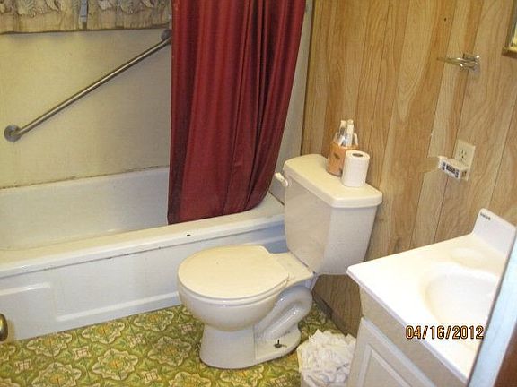 5th image of 3002 N Washington Ave