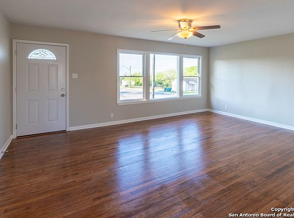 4th image of 501 Glamis Ave