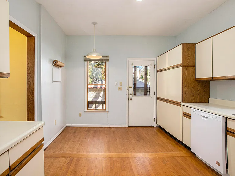 1408 W Washington St — Photo 11
