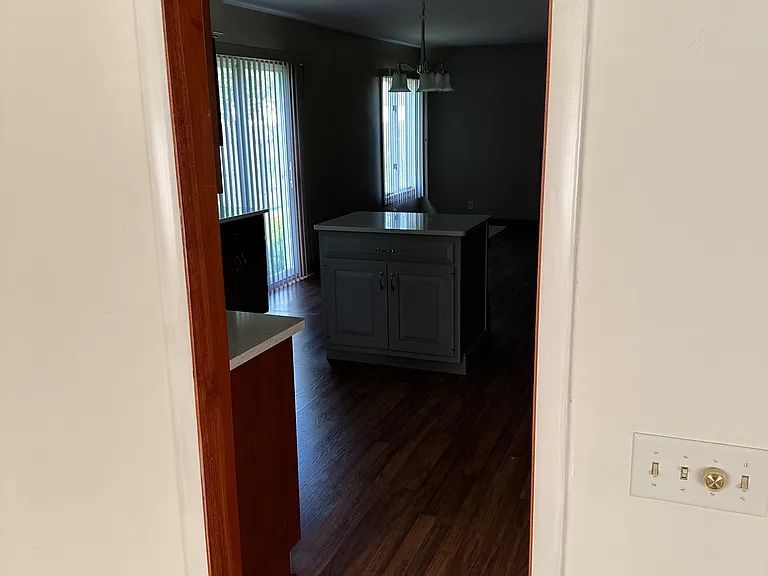 230 Adams St — Photo 6