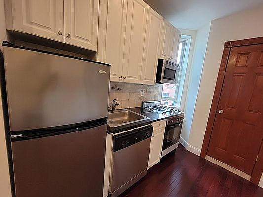 4th image of 26 7th Ave S #3T