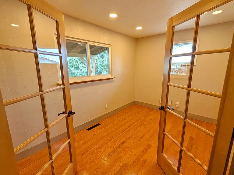 2404 Monterey Rd — Photo 14
