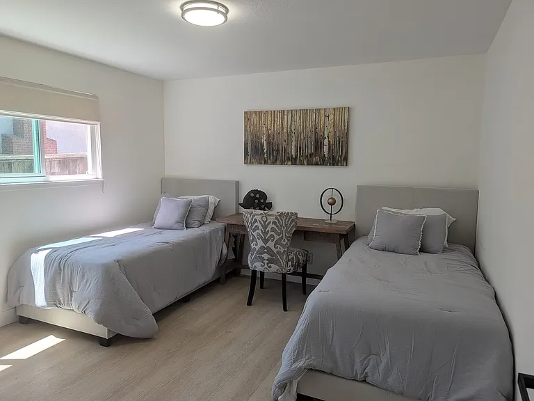 22434 Salem Ave #B — Photo 23