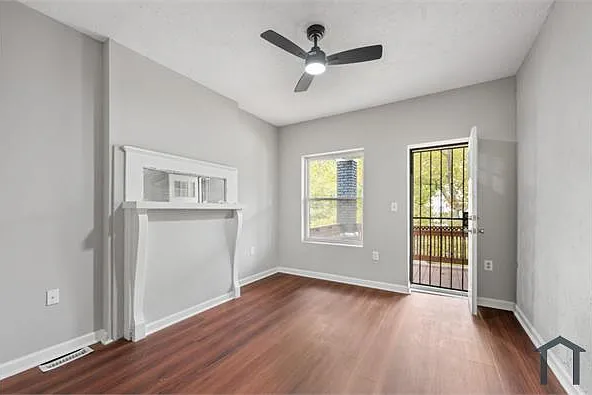 2217 E 71st St #4 — Photo 7