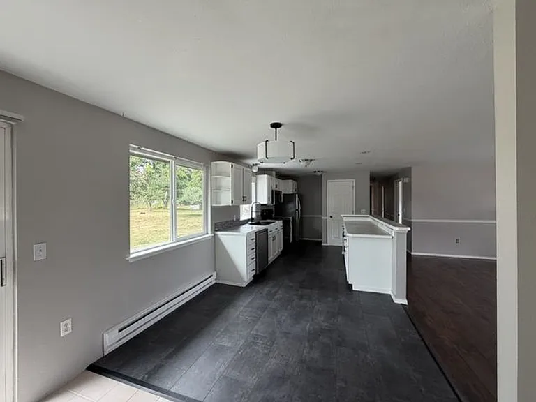 100 W Robert Pl — Photo 7
