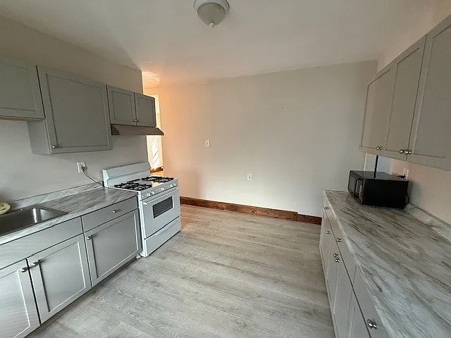 129 Pleasant St #3 — Photo 2