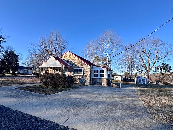 3rd image of 207 Dunigan Street