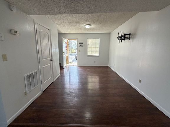 2nd image of 1981 Ridgeview Dr NW