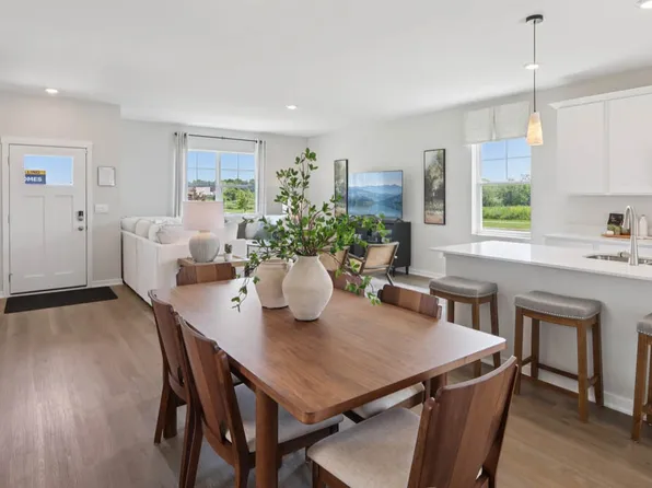 605 Boulder Ln, Stoughton, WI 53589