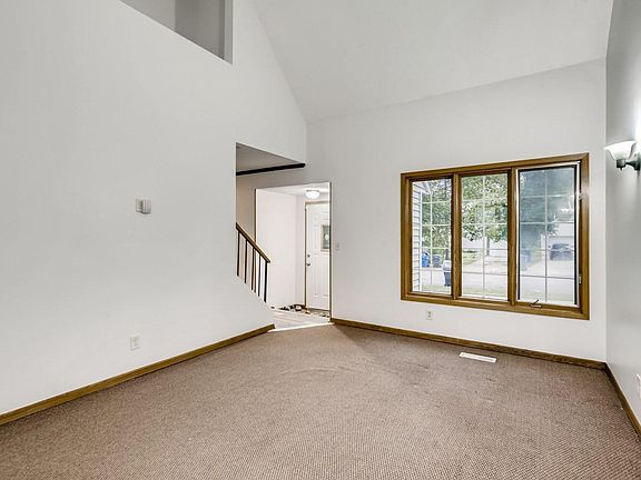 3rd image of 553 Gorman Ave