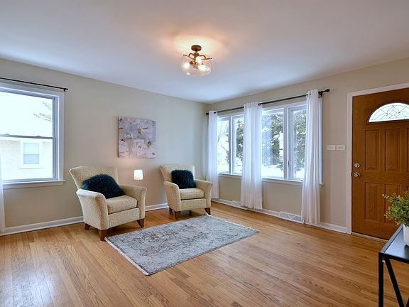 3rd image of 614 W Gladys Ave